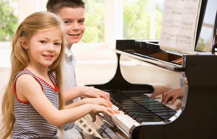 Học piano có khó không?