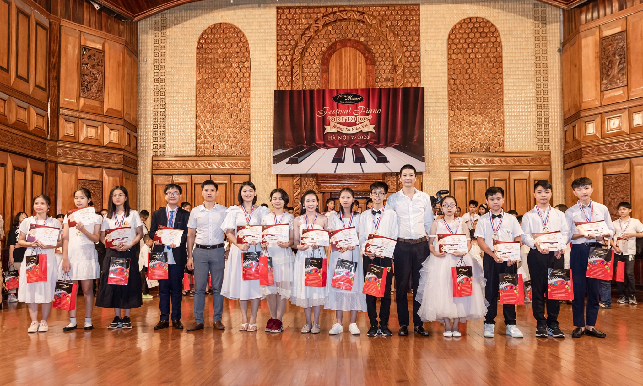 Dạy piano online giữa đại dịch Covid-19 cùng Piano Mozart?