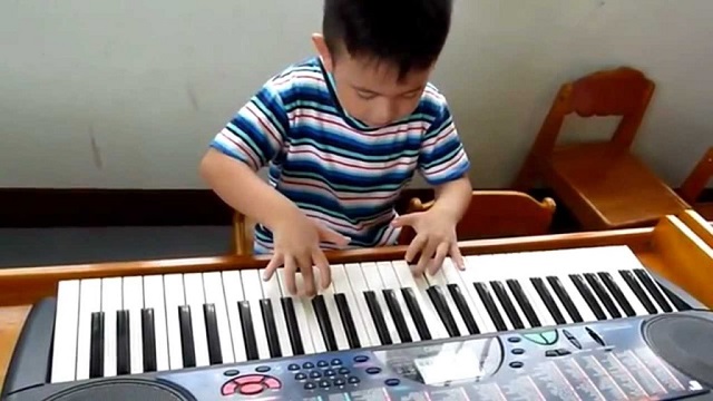 Những kinh nghiệm giúp bạn chọn mua đàn Organ cho bé mới học dễ dàng