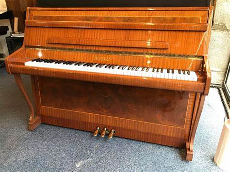 PIANO BENTLEY