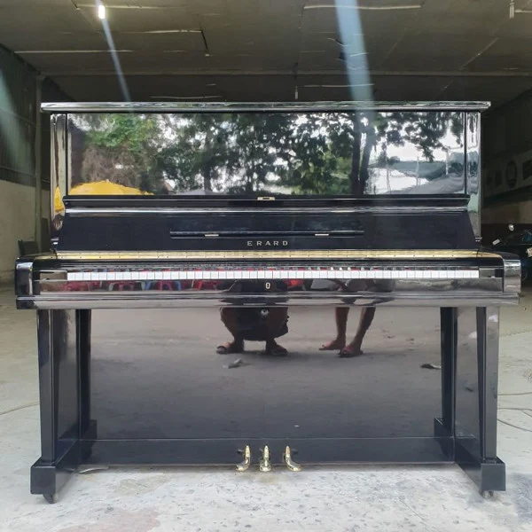 Piano Erard