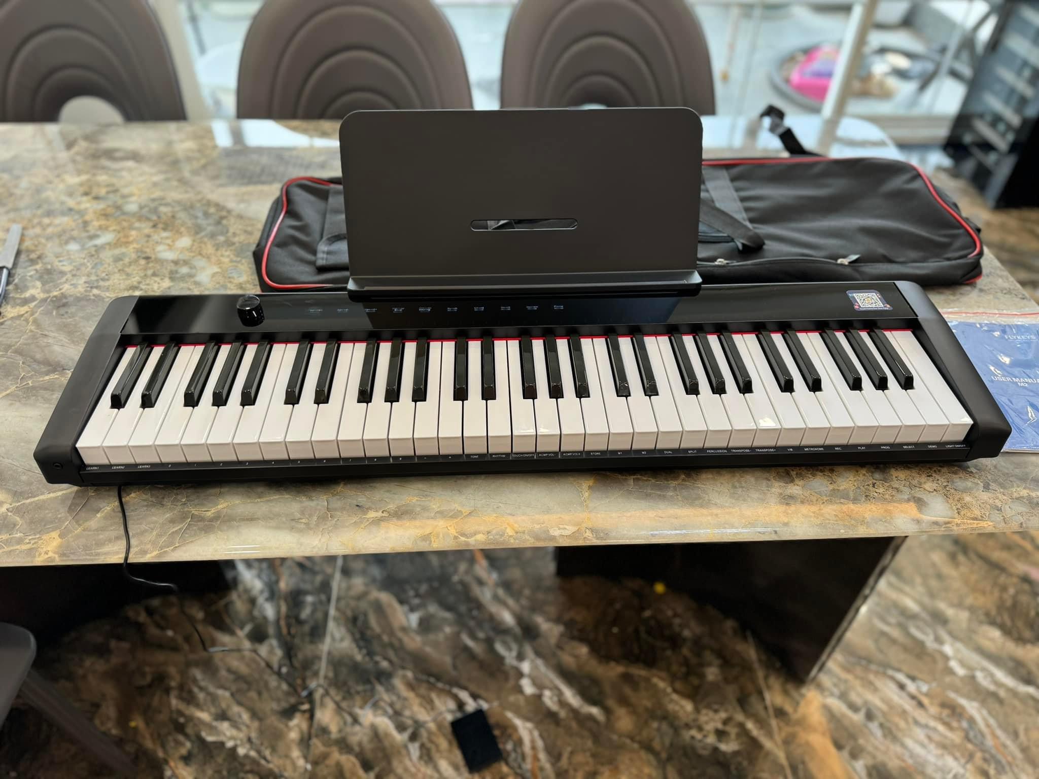 CÓ GÌ Ở CÂY PIANO ĐIỆN GIÁ 3,5 TRIỆU ĐỒNG ?