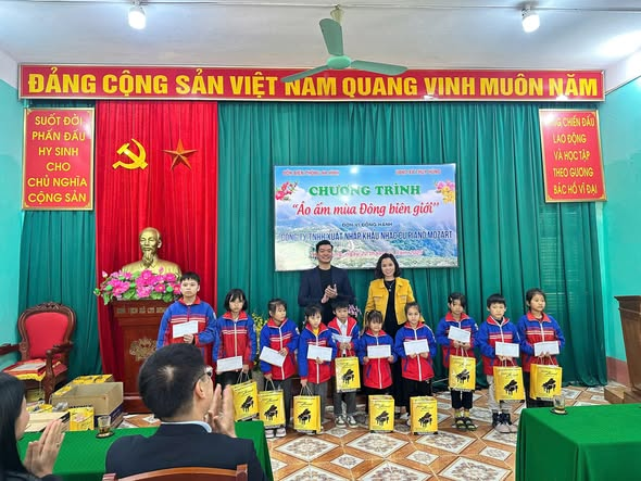Áo Ấm Cho Em — Hành Trình Mang Yêu Thương Đến Trẻ Em Vùng Biên Lạng Sơn